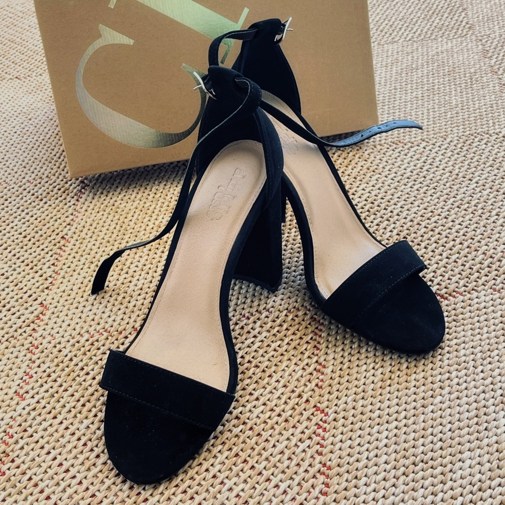 Basic Strappy High Heel Sandals (Black)